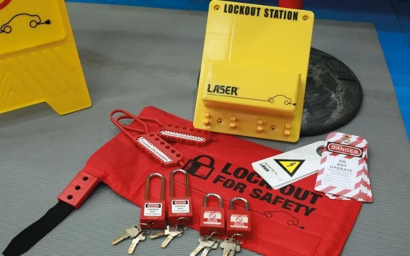 Lockout İstasyon - Çanta